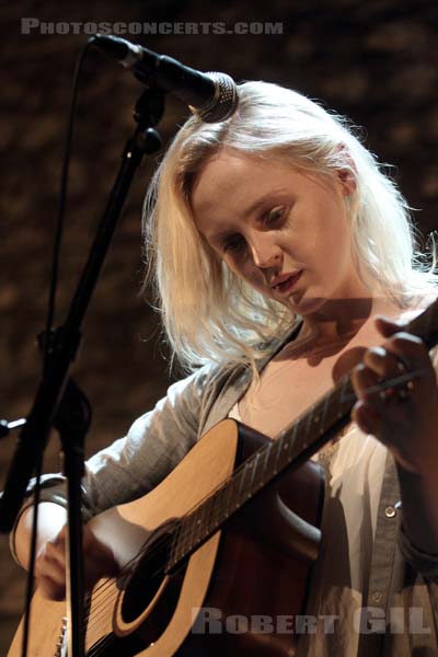 LAURA MARLING - 2013-09-22 - PARIS - Cafe de la Danse - Laura Beatrice Marling